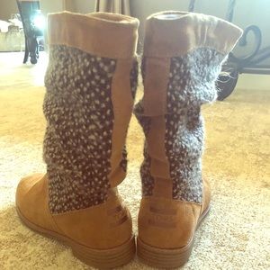 🛑SOLD LOCAL🛑Toms slip on boots 👢 size women’s 5